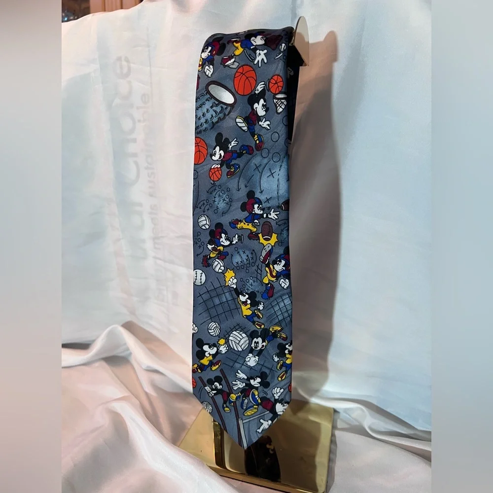 DISNEY Mickey Tie Unlimited SPORTS. The Tie Works 100% Polyester NEW